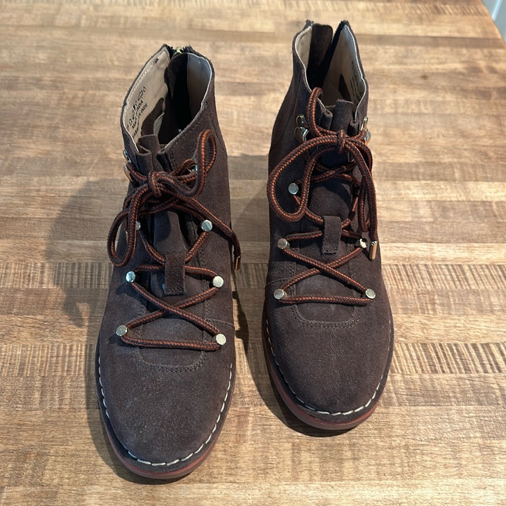 Brown boots